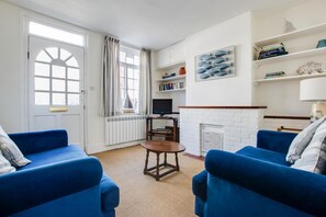 TV - 2 Bed in Aldeburgh (oc-prd) (Aldeburgh)