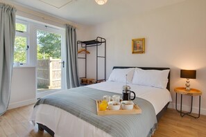 5 chambres, fer et planche à repasser, lit parapluie, Wi-Fi gratuit