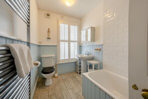 Hair dryer, towels - 6 Bed in Southwold (oc-tall) (Southwold)