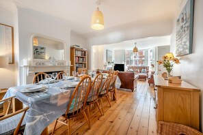 Dining - 6 Bed in Southwold (oc-tall) (Southwold)