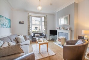TV - 4 Bed in Barmouth (oc-n32921) (Barmouth)