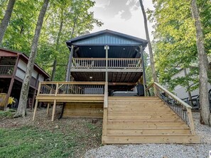 Exterior - The Blue Lagoon - Beautiful 4-bedroom house on Rough River Lake in McDaniels, KY (McDaniels)