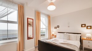Unclassified image, 3 of 7, button - 1 Bed in Southwold (oc-sl162) (Southwold)