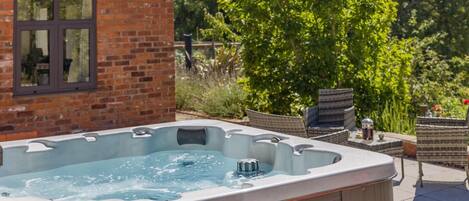 Bain à remous extérieur