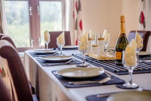 Dining - 5 Bed in Clows Top (oc-m32976) (Clows Top)