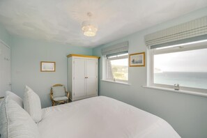 3 chambres, fer et planche à repasser, accès au Wi-Fi (inclus)