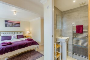 Iron/ironing board, free WiFi, bed sheets - 2 Bed in Southwold (oc-wis) (Reydon)