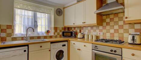 Micro-ondes, four, lave-vaisselle