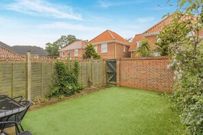 Outdoor dining - 2 Bed in Southwold (oc-wis) (Reydon)