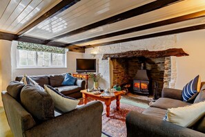 TV, fireplace - 4 Bed in Two Waters Foot (oc-f27331) (Warleggan)