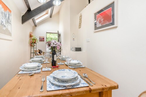 4 Bed in Two Waters Foot (oc-f27331)