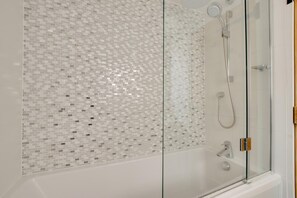 Hair dryer, towels - 2 Bed in Woodbridge (oc-csn2) (Woodbridge)