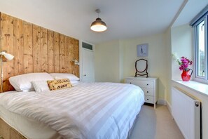 3 bedrooms, iron/ironing board, free WiFi, bed sheets - 3 Bed in Bridport (oc-wy401) (Bridport)