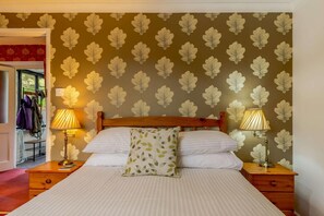 1 bedroom, WiFi (free), bed sheets - 1 Bed in Two Waters Foot (oc-a27332) (Warleggan)