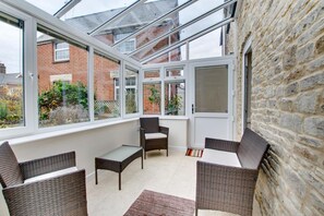 Terrace/patio - 4 Bed in Swanage (oc-wy464) (Swanage)
