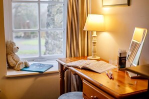 Interior - 2 Bed in Two Waters Foot (oc-s27334) (Warleggan)