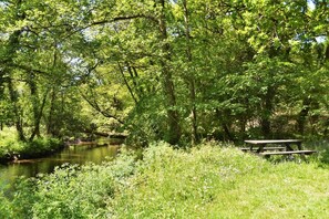 Outdoor dining - 2 Bed in Two Waters Foot (oc-s27334) (Warleggan)