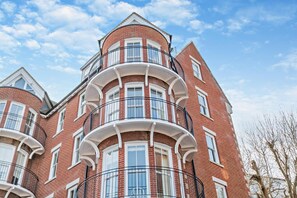 Exterior - 1 Bed in Swanage (oc-wy525) (Swanage)