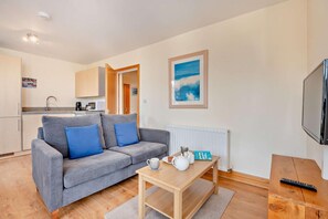 TV - 1 Bed in Swanage (oc-wy525) (Swanage)