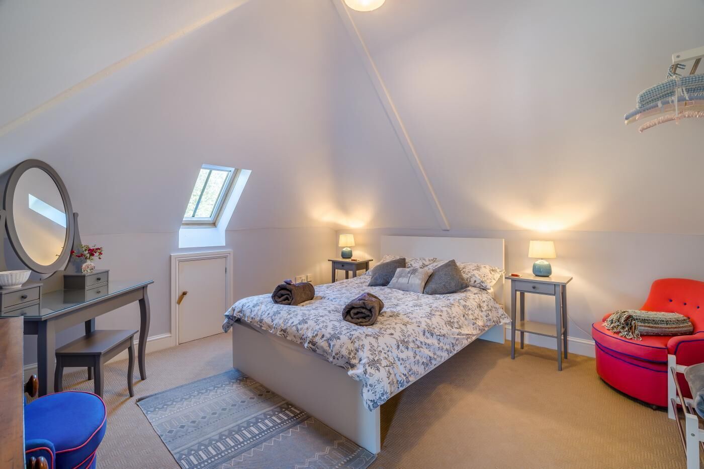 Travel cot, free WiFi, bed sheets