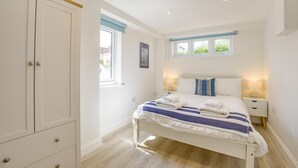 Unclassified image, 5 of 15, button - 4 Bed in Friston (oc-colu) (Friston)
