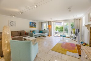 TV, fireplace - 4 Bed in Friston (oc-colu) (Friston)