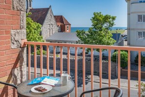 Property grounds - 2 Bed in Swanage (oc-wy539) (Swanage)