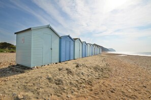 Beach - 2 Bed in Charmouth (oc-wy395) (Fernhill)