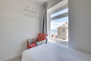 Iron/ironing board, free WiFi, bed sheets - 2 Bed in Swanage (oc-wy398) (Swanage)