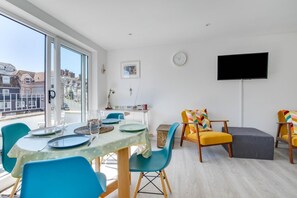 Dining - 2 Bed in Swanage (oc-wy398) (Swanage)
