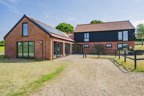 Exterior - 2 Bed in Blythburgh (oc-wag2) (Bulcamp)