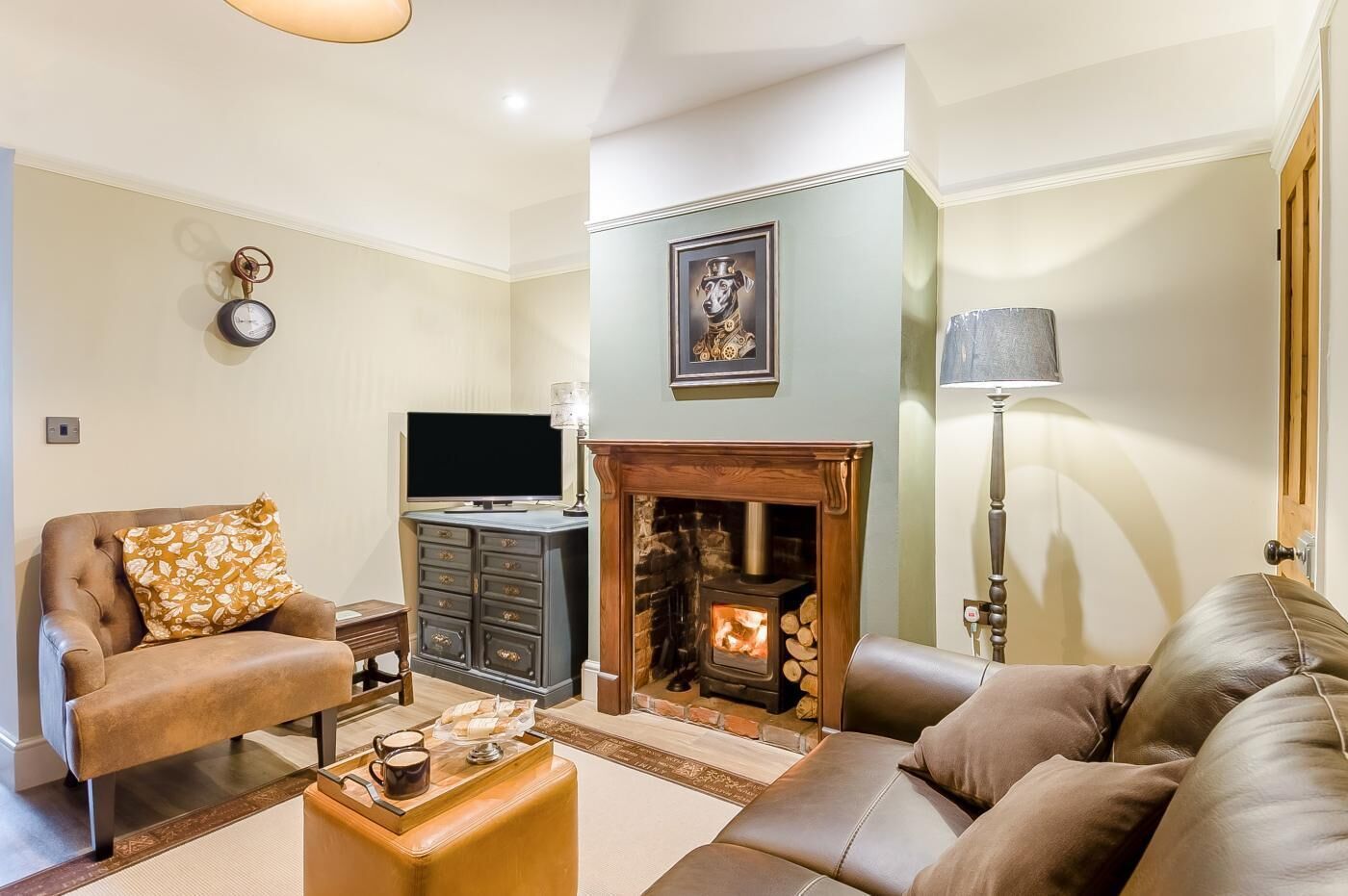 Televisión, chimenea