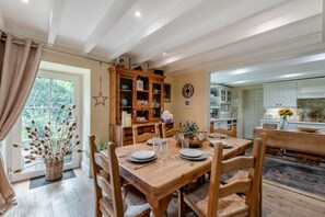 Dining - 3 Bed in Netherton (oc-w32951) (Netherton)