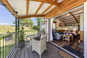 Outdoor dining - 1 Bed in Llandeilo (oc-w33068) (Llanddeusant)