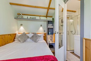 Free WiFi, bed sheets - 1 Bed in Llandeilo (oc-w33068) (Llanddeusant)