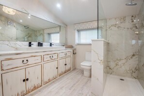 Towels - 1 Bed in Conwy (oc-r33031) (Conwy)