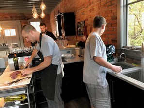 Private kitchen - Luxury Studio in KC Crossroads with parking, covered patio (Kansas City)