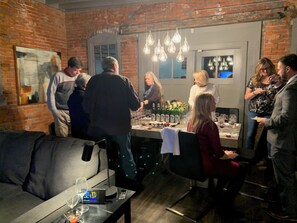 Dining - Luxury Studio in KC Crossroads with parking, covered patio (Kansas City)