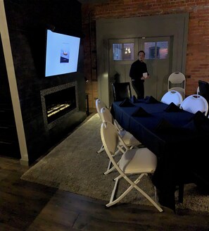 Interior - Luxury Studio in KC Crossroads with parking, covered patio (Kansas City)