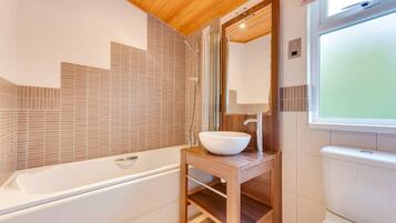 SĂšche-cheveux, serviettes fournies