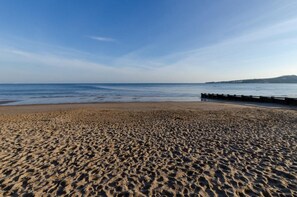 Beach - 2 Bed in Swanage (oc-wy421) (Swanage)