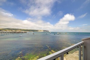 Property grounds - 2 Bed in Swanage (oc-wy055) (Swanage)