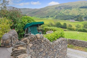 Property grounds - 3 Bed in Windermere (oc-r33083) (Troutbeck)