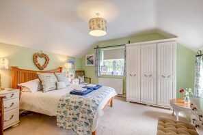 3 bedrooms, iron/ironing board, travel crib, WiFi (free) - 3 Bed in Portesham (oc-wy550) (Portesham)