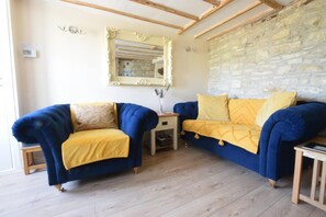 TV - 2 Bed in Swanage (oc-wy467) (Swanage)