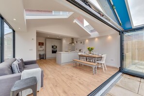 Interior - 3 Bed in Swanage (oc-wy374) (Swanage)