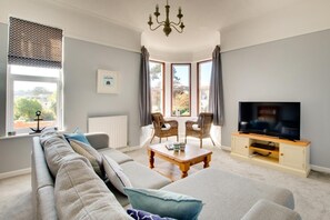 TV - 3 Bed in Swanage (oc-wy520) (Swanage)