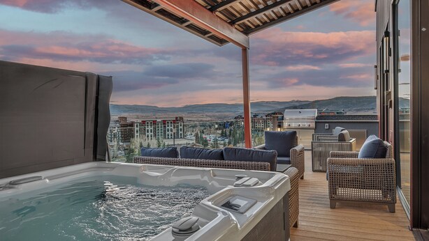 Indoor spa tub - Bold Views, Bright Spaces | Nocturne View (Steamboat Springs)