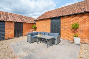 Outdoor dining - 1 Bed in Halesworth (oc-bbb) (Bramfield)