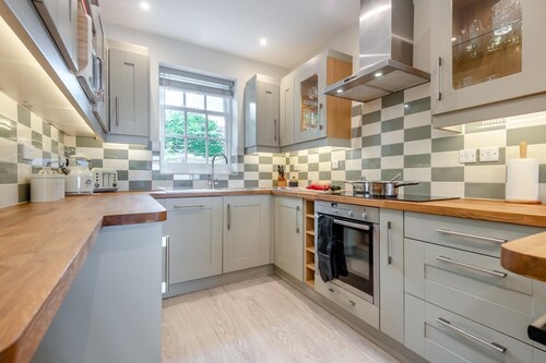 5 Bed in Studland (oc-wy365)